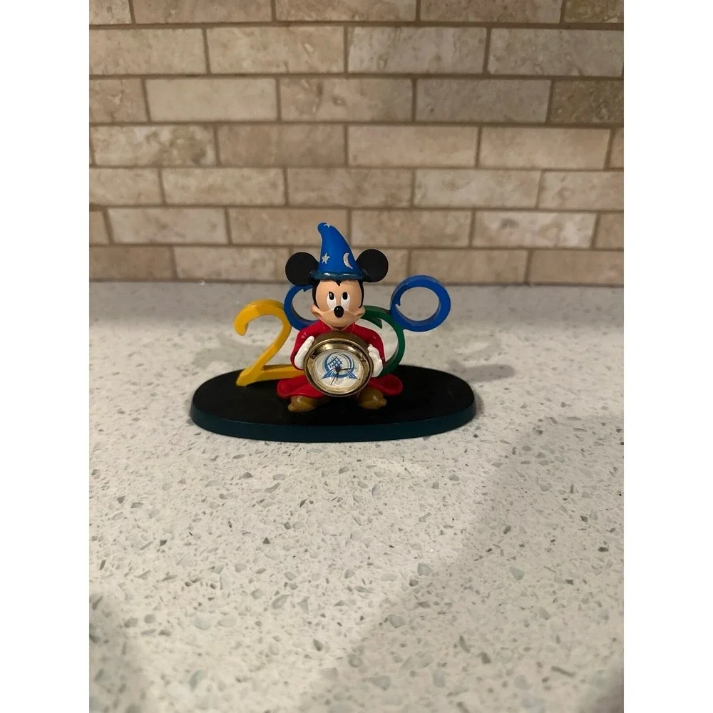 Walt Disney World 1999 Cast Holiday Celebration Sorcerer Mickey Mouse 117